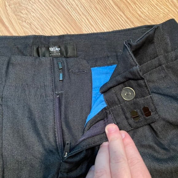 Mossimo Stretch Women's Black Pleated Cuffed Denim Shorts Size 2 - Picture 3 of 5